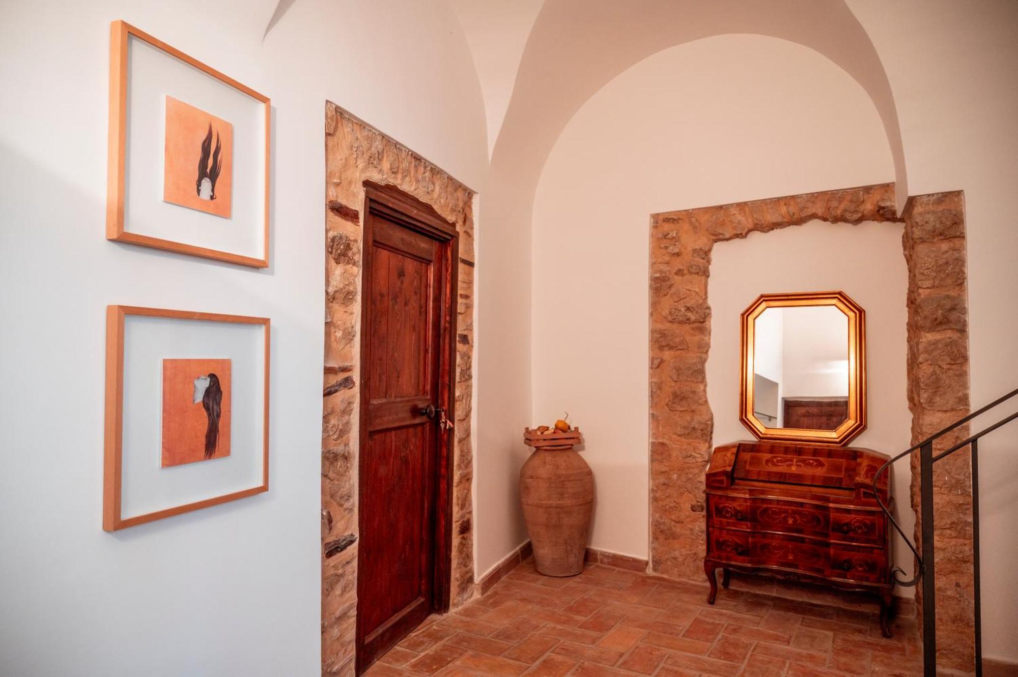 Locanda Persei Prossedi Exterior photo